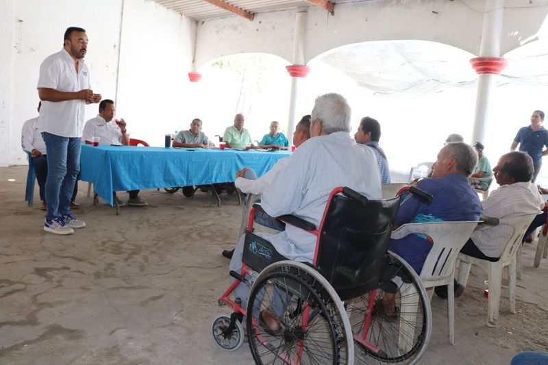 En este momento estás viendo Se compromete Nazario Rodríguez a brindar su apoyo a personas con discapacidad