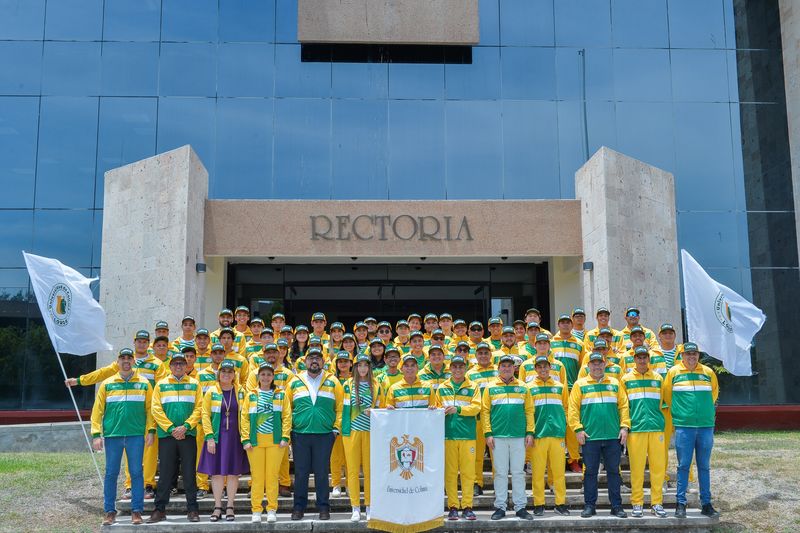 En este momento estás viendo Abandera rector a delegación que competirá en la Universiada Nacional 2024