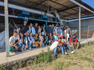 Lee más sobre el artículo Asisten estudiantes de la UdeC a simposio de biología celular y molecular, en Guadalajara