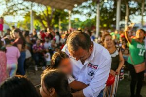 Lee más sobre el artículo Con un convivio infantil, Armando Reyna festeja el Día del Niño y la Niña