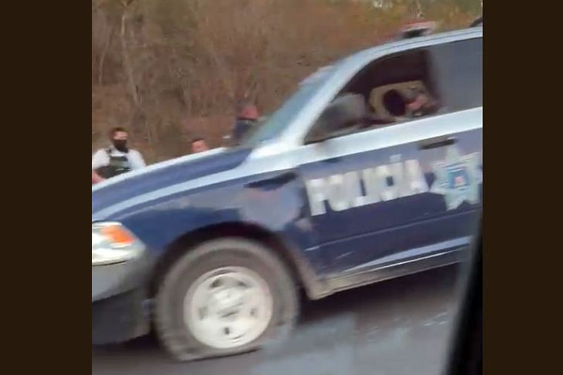 En este momento estás viendo Comando armado ataca a patrulla de la Policía Estatal; habría 4 policías heridos