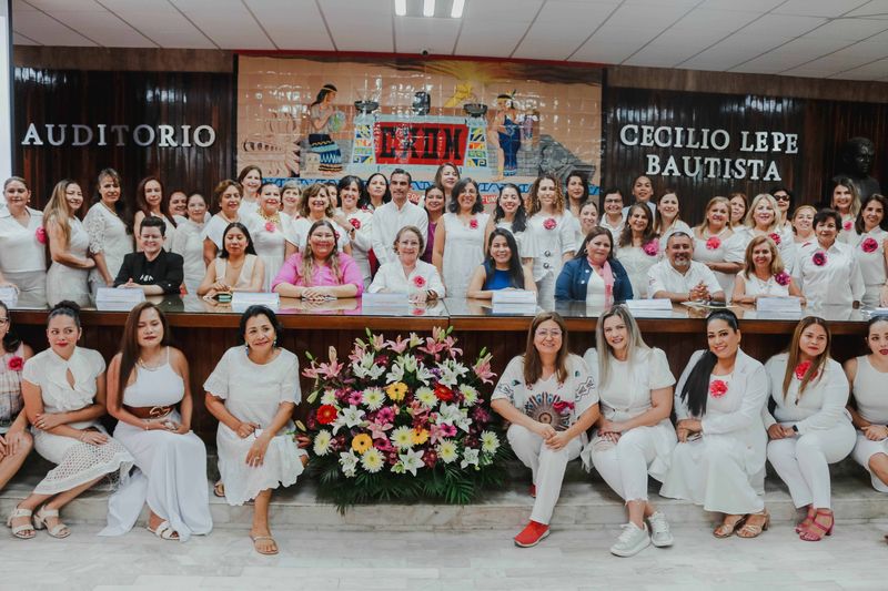 En este momento estás viendo Participa UdeC en reunión de mujeres empresarias, en Manzanillo