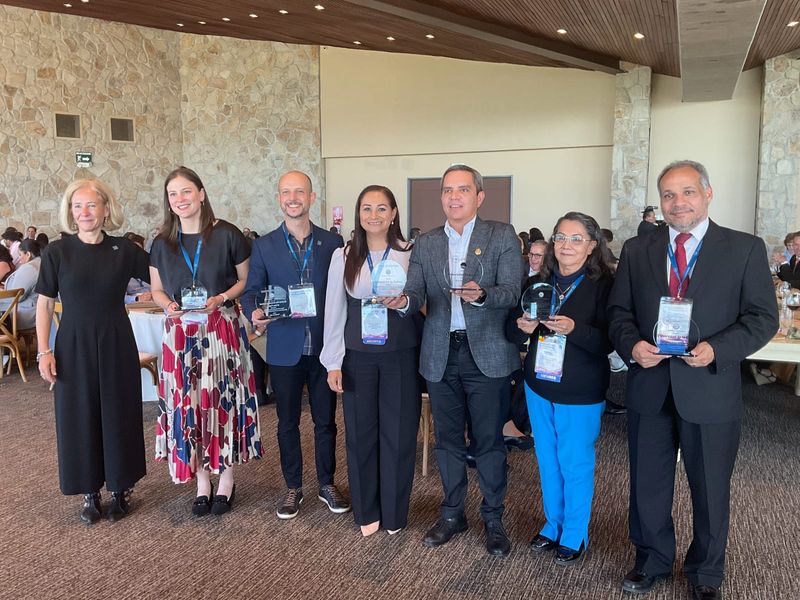 En este momento estás viendo Recibe UdeC dos premios en el Congreso CASE América Latina 2024, de Ensenada