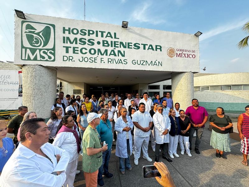 En este momento estás viendo Personal del Hospital General de Tecomán se manifiesta por falta de medicinas