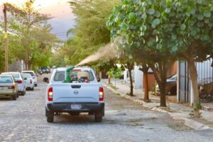 Lee más sobre el artículo Salud nebuliza contra dengue, zika y chikungunya en siete municipios de nuestra entidad