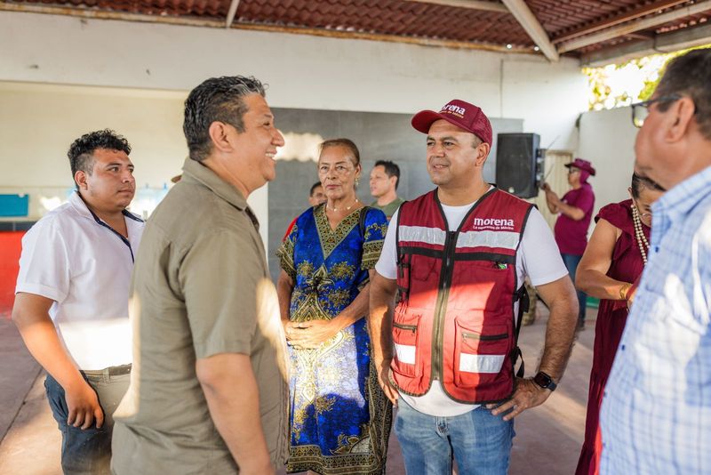 En este momento estás viendo Armando Reyna se compromete simplificar trámites municipales para comerciantes en Tecomán