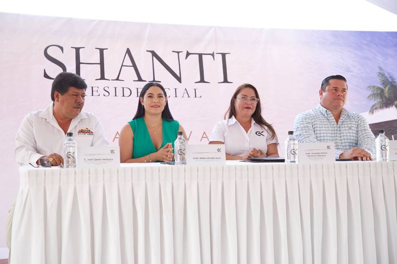 En este momento estás viendo Gobernadora acompaña colocación de primera piedra de Shanti Residencial, en Manzanillo