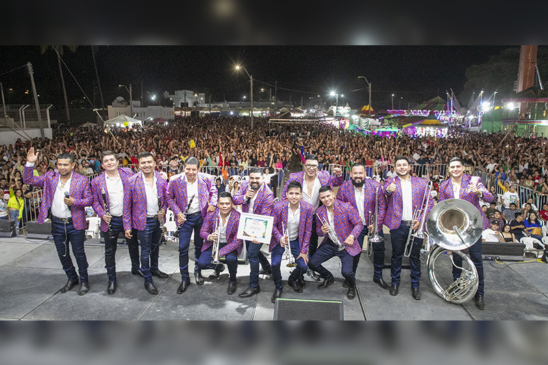 En este momento estás viendo Espectacular presentación de la Original Banda Limón en clausura de las Fiestas Culturales de mayo