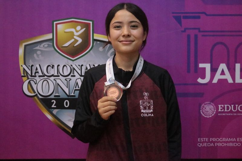 En este momento estás viendo Debuta colimense Fernanda Castillo con medalla de bronce en karate de Nacionales Conade