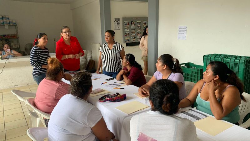 En este momento estás viendo Fomenta DIF Armería la lactancia materna