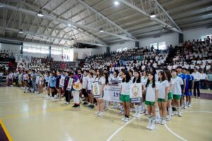 Lee más sobre el artículo Participan casi 2 mil estudiantes de secundaria en Convivencia Deportiva de Educación Básica 2024