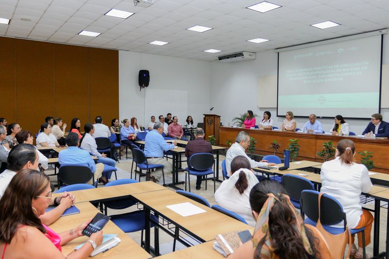 En este momento estás viendo UdeC, sede de foro estatal para analizar y compartir avances en educación DUAL