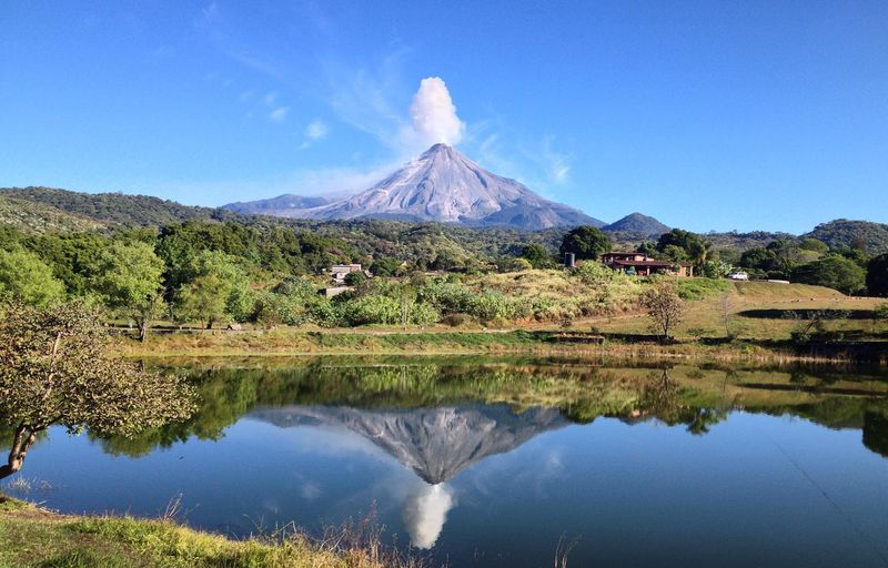 En este momento estás viendo Registra Volcán de Colima 9 sismos y 2 derrumbes esta semana; está en semáforo verde