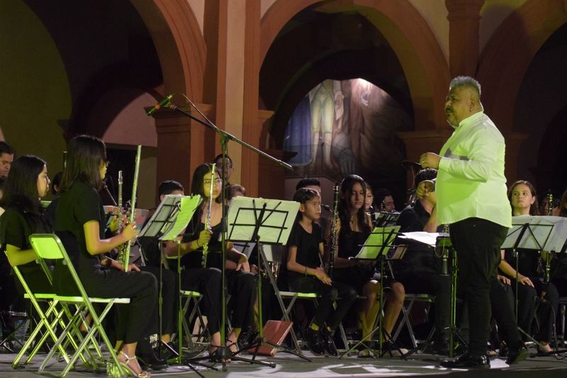 En este momento estás viendo Celebran el Día del Padre con grupos infantiles y juveniles de Cultura Colima