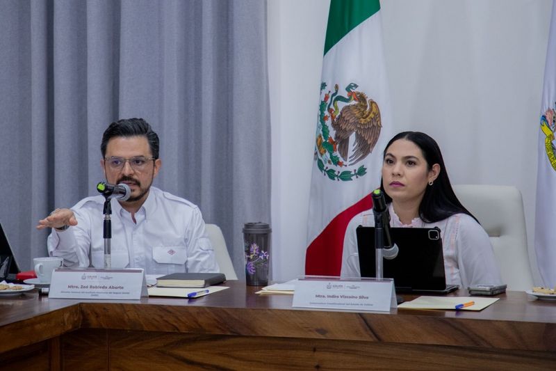 En este momento estás viendo Indira Vizcaíno y Zoé Robledo evalúan avances de IMSS-Bienestar en Colima