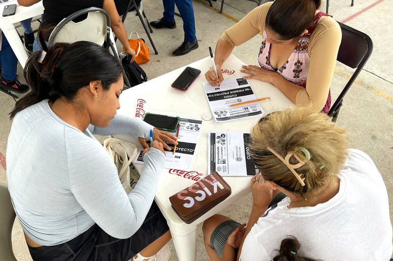 En este momento estás viendo Ayuntamiento de Manzanillo inició capacitación a beneficiarios de Emprendiendo mi autoempleo