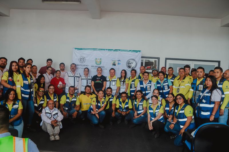 En este momento estás viendo Participan en donación de sangre UdeC, administración y comunidad portuaria