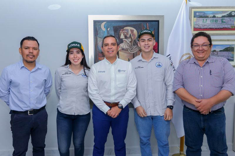 En este momento estás viendo Estudiantes de Ingeniería Civil presentan detalles del Coneic Colima 2024 al rector