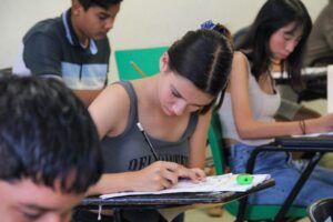 Lee más sobre el artículo Sin incidentes, evalúa la UdeC a 5 mil 681 jóvenes que aspiran al bachillerato