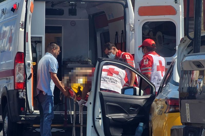 En este momento estás viendo Una mujer herida al impactar taxi a motocicleta en Tecomán