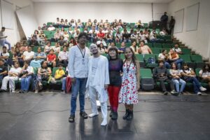 Lee más sobre el artículo Exitosa presentación de ‘Efímero, unipersonal performático sobre el duelo migratorio’