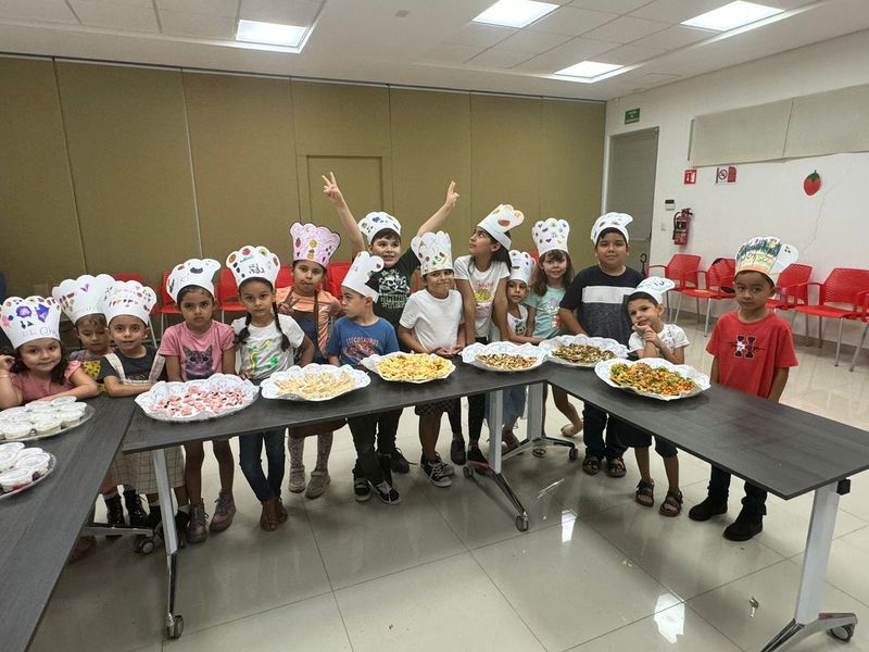 En este momento estás viendo Pequeños chefs conquistan la cocina y aprenden sobre alimentación saludable