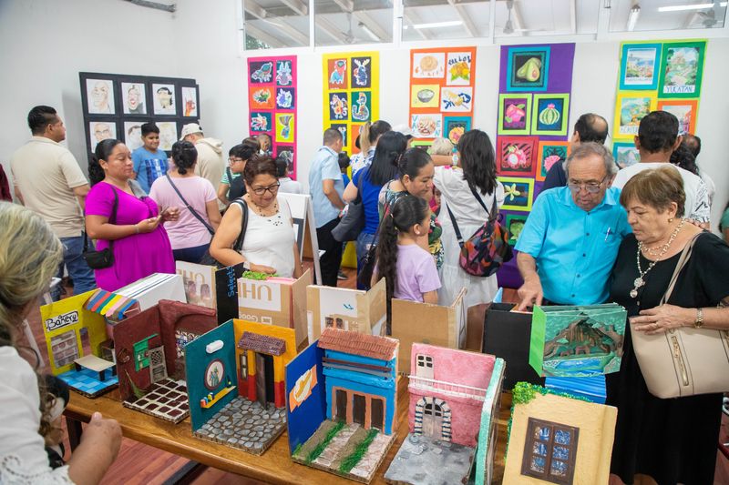 En este momento estás viendo Abre Manzanillo exposición de pintura, dibujo y acuarela