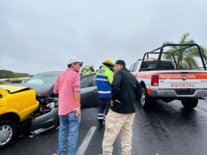 Lee más sobre el artículo Alerta PC Colima por accidente múltiple sobre Tercer Anillo Periférico