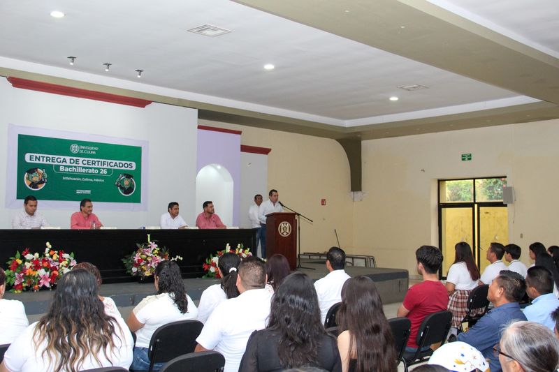 En este momento estás viendo Egresa en Ixtlahuacán nueva generación de bachilleres