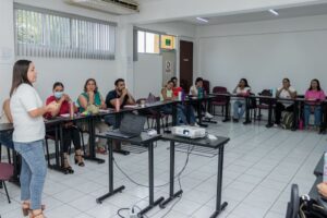 Lee más sobre el artículo Enseñan a docentes cómo identificar conductas autolesivas en estudiantes