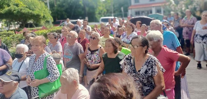 En este momento estás viendo Entregan despensas a 250 personas adultas mayores y con discapacidad, en Manzanillo