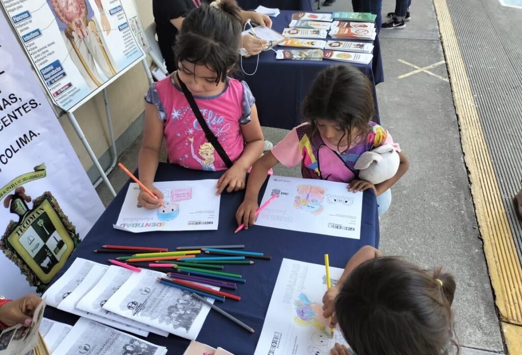 Organiza fundación Don Jorge Aguilar Heredia la 3a Caravana de Salud en Tecomán