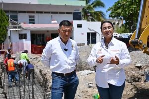 Lee más sobre el artículo Supervisa alcaldesa de Manzanillo construcción de un nuevo edificio para PC