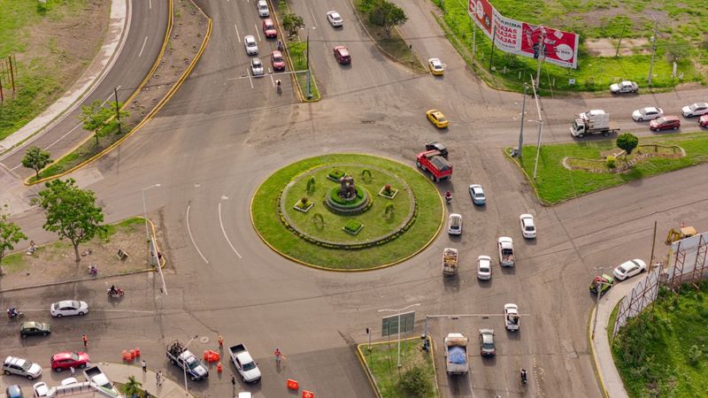 En este momento estás viendo Indira Vizcaíno entrega colector pluvial en la Glorieta de Los Perritos en La Villa