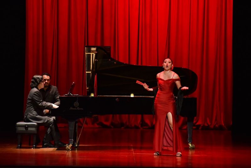 En este momento estás viendo Iniciaron conciertos de gala del Festival y Academia Internacional de Canto Colima