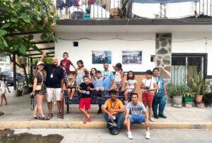 Lee más sobre el artículo Ayuntamiento de Manzanillo estrena exposición fotográfica urbana; creada por la niñez de barrio