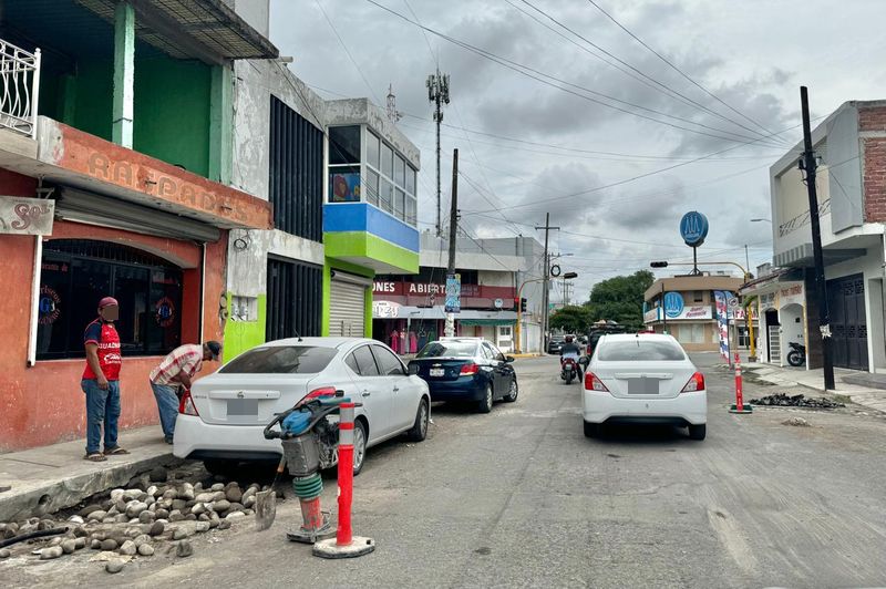 En este momento estás viendo ‘Constructoras se harán responsables de fallas en obras en Tecomán’: directora de Obras Públicas