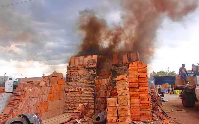 En este momento estás viendo Logran retirar hornos ladrilleros de zona urbana de Tecomán