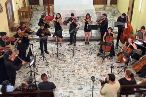 Lee más sobre el artículo Ofreció maravillosa velada musical la camerata “Mar de Fondo” en el Templo de San José