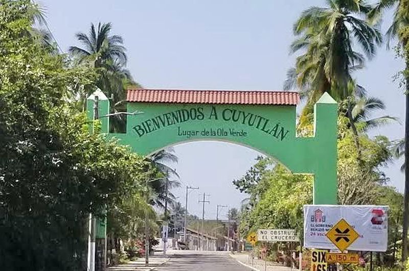 En este momento estás viendo Preocupados habitantes de Cuyutlán por los zancudos que ya provocan enfermedades