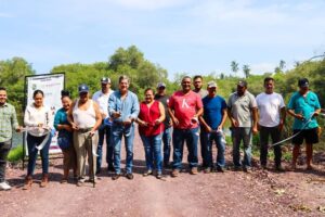 Lee más sobre el artículo Rehabilitan camino a la playa Boca de Apiza, Colima