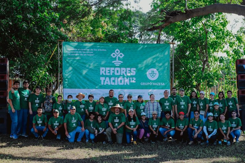 En este momento estás viendo Universidad de Colima y Grupo Hazesa reforestan Manzanillo