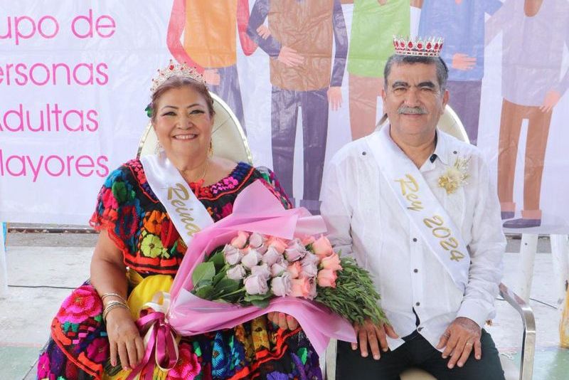 En este momento estás viendo Coronan a reina y rey 2024 del Centro de Convivencia de Personas Adultas Mayores del DIF Municipal Tecomán