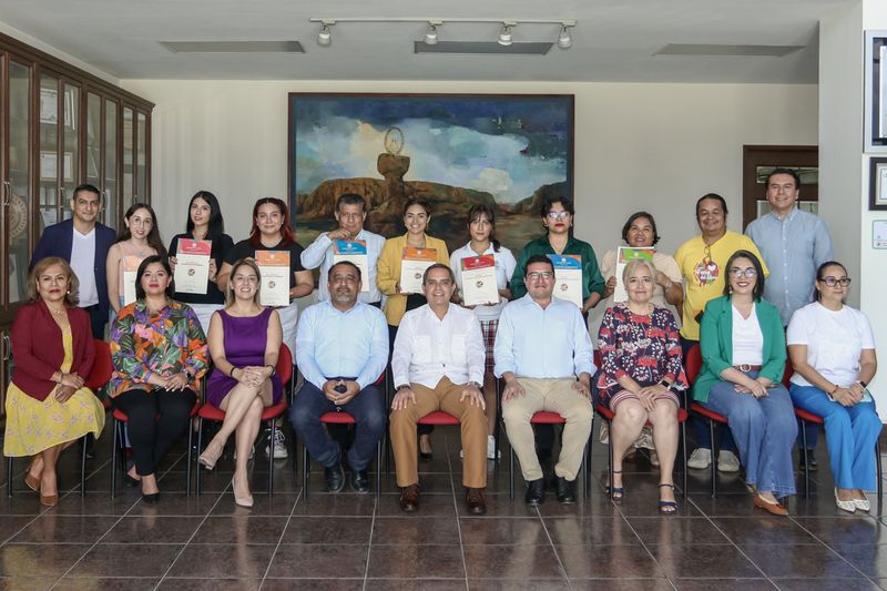 En este momento estás viendo Premia UdeC a ganadores de concursos de escritura