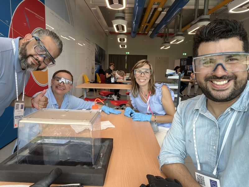 En este momento estás viendo Se capacitan docentes de bachillerato de la UdeC en Perimeter Instituto y en el CERN