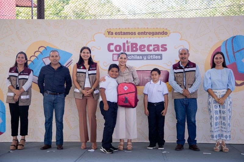 En este momento estás viendo Gobernadora continúa la entrega de ‘ColiBecas Mochilas y Útiles’, este martes en Minatitlán y Manzanillo