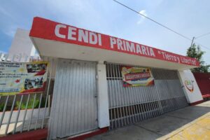 Lee más sobre el artículo Padres de familia del Cendi primaria 5 temen que se retrase el ciclo escolar por falta de licencia comercial