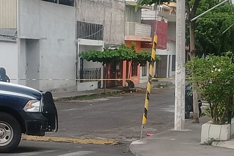 En este momento estás viendo Asesinan a hombre a balazos en pleno centro de Colima capital