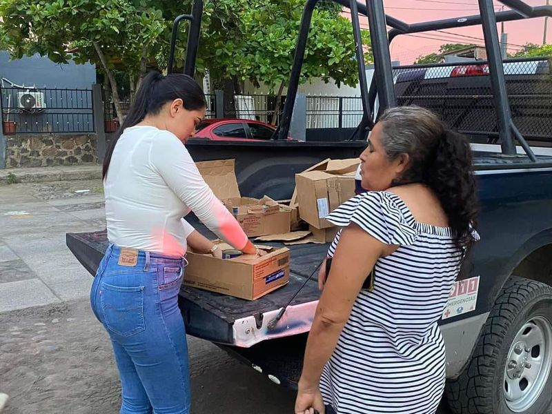 En este momento estás viendo Continúa Diana Zepeda con entrega de apoyos en comunidades