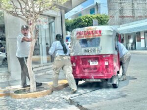 Lee más sobre el artículo Aceptan mototaxistas reubicarse del Centro de Tecomán